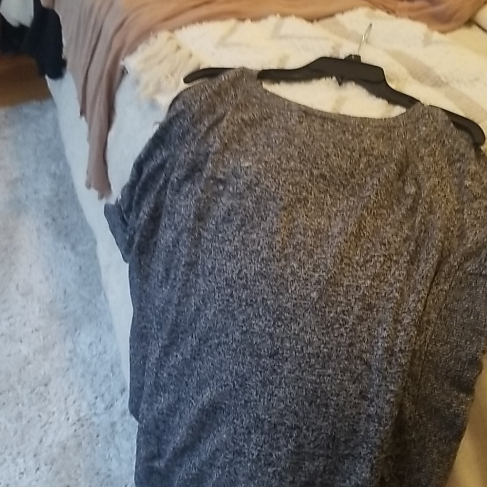 Top - Picture 2 of 3